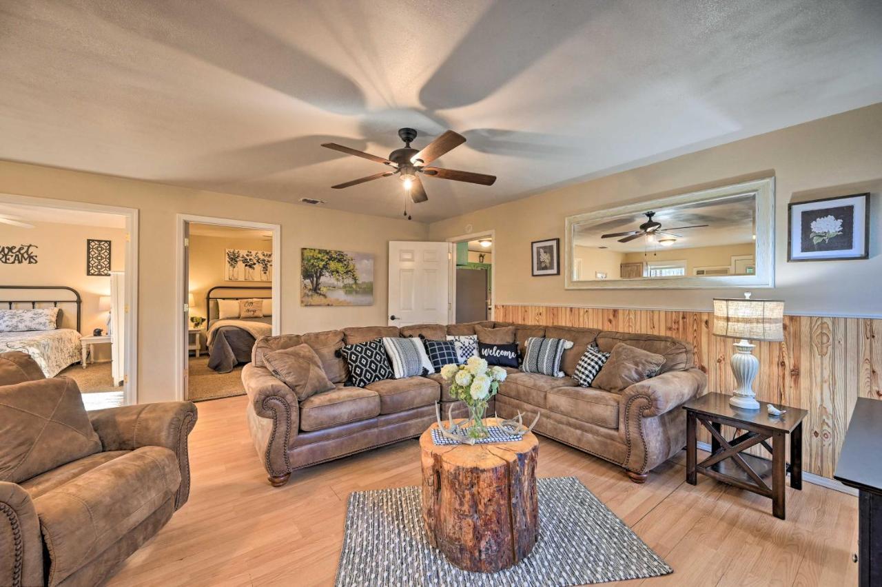 فيلا Pet-Friendly Shady Oaks Broken Bow Gem With Patio! المظهر الخارجي الصورة