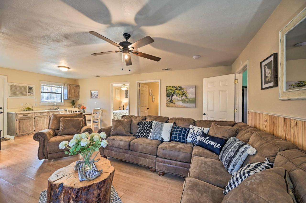 فيلا Pet-Friendly Shady Oaks Broken Bow Gem With Patio! المظهر الخارجي الصورة
