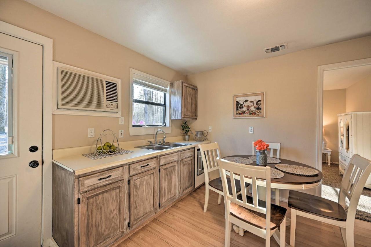 فيلا Pet-Friendly Shady Oaks Broken Bow Gem With Patio! المظهر الخارجي الصورة