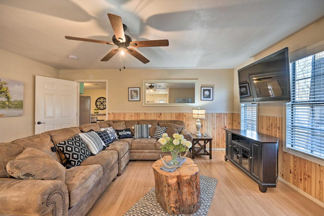فيلا Pet-Friendly Shady Oaks Broken Bow Gem With Patio! المظهر الخارجي الصورة